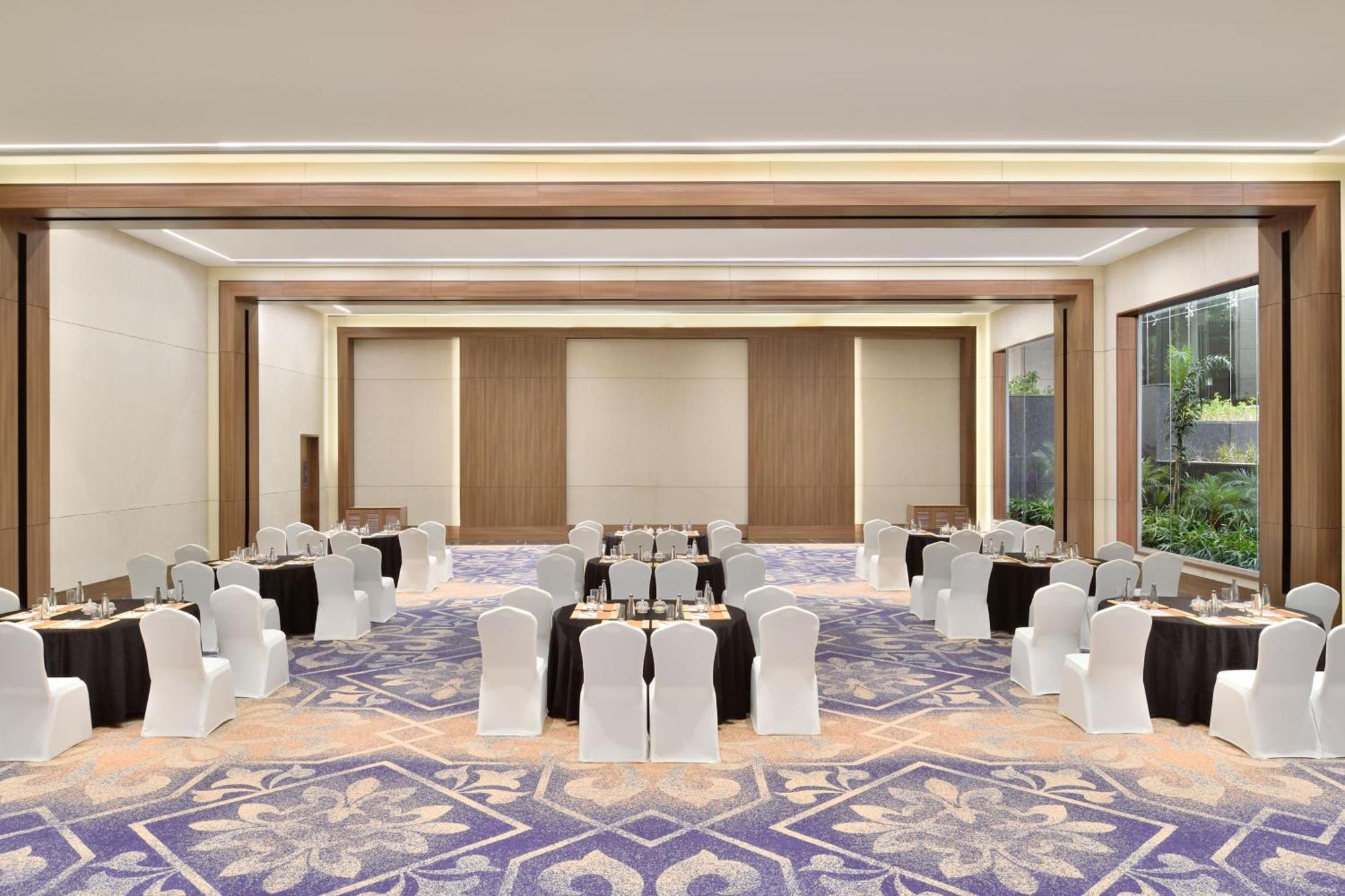 Sheraton Grand Bengaluru Whitefield Hotel & Convention Center Ngoại thất bức ảnh