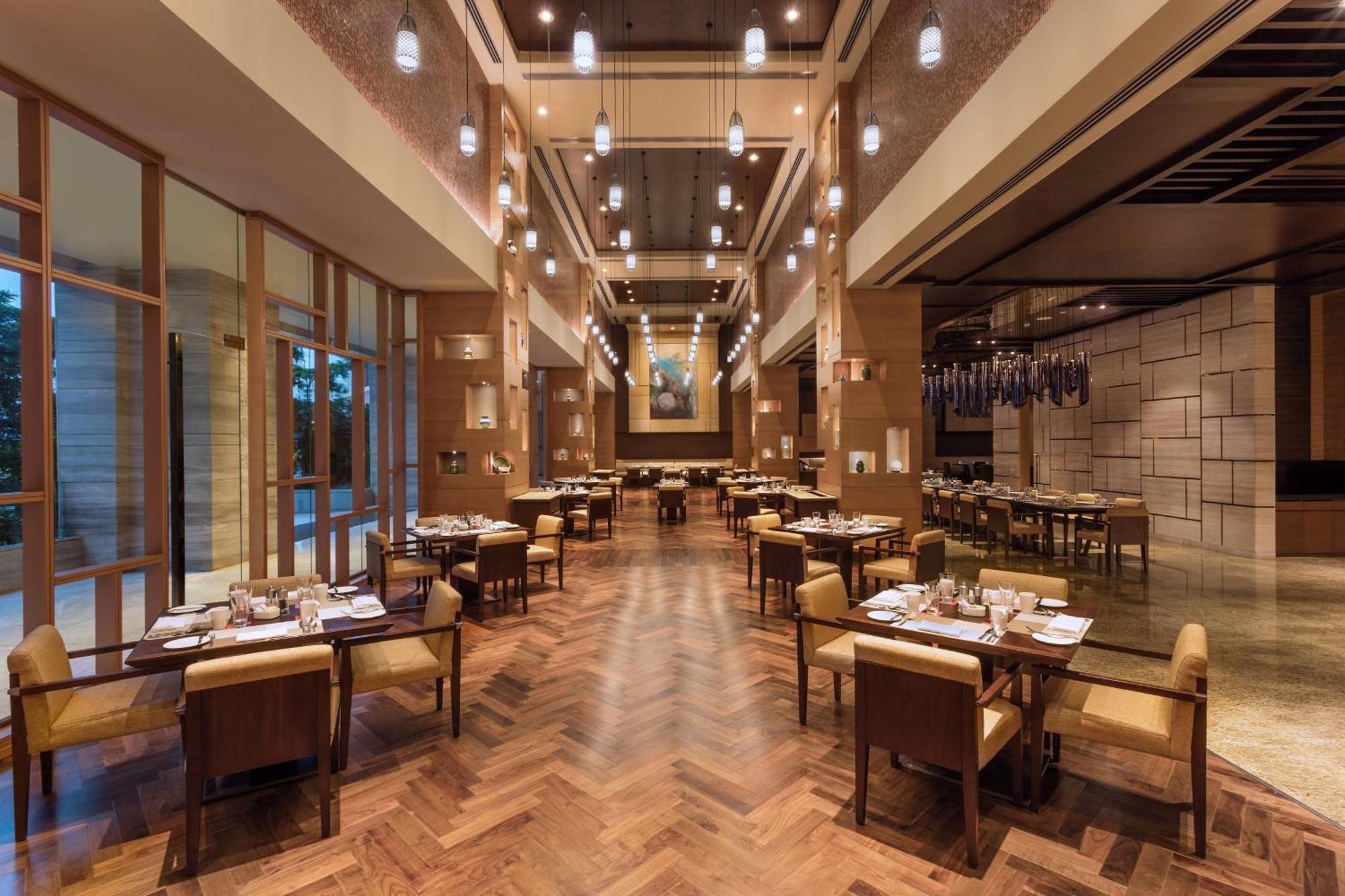 Sheraton Grand Bengaluru Whitefield Hotel & Convention Center Ngoại thất bức ảnh
