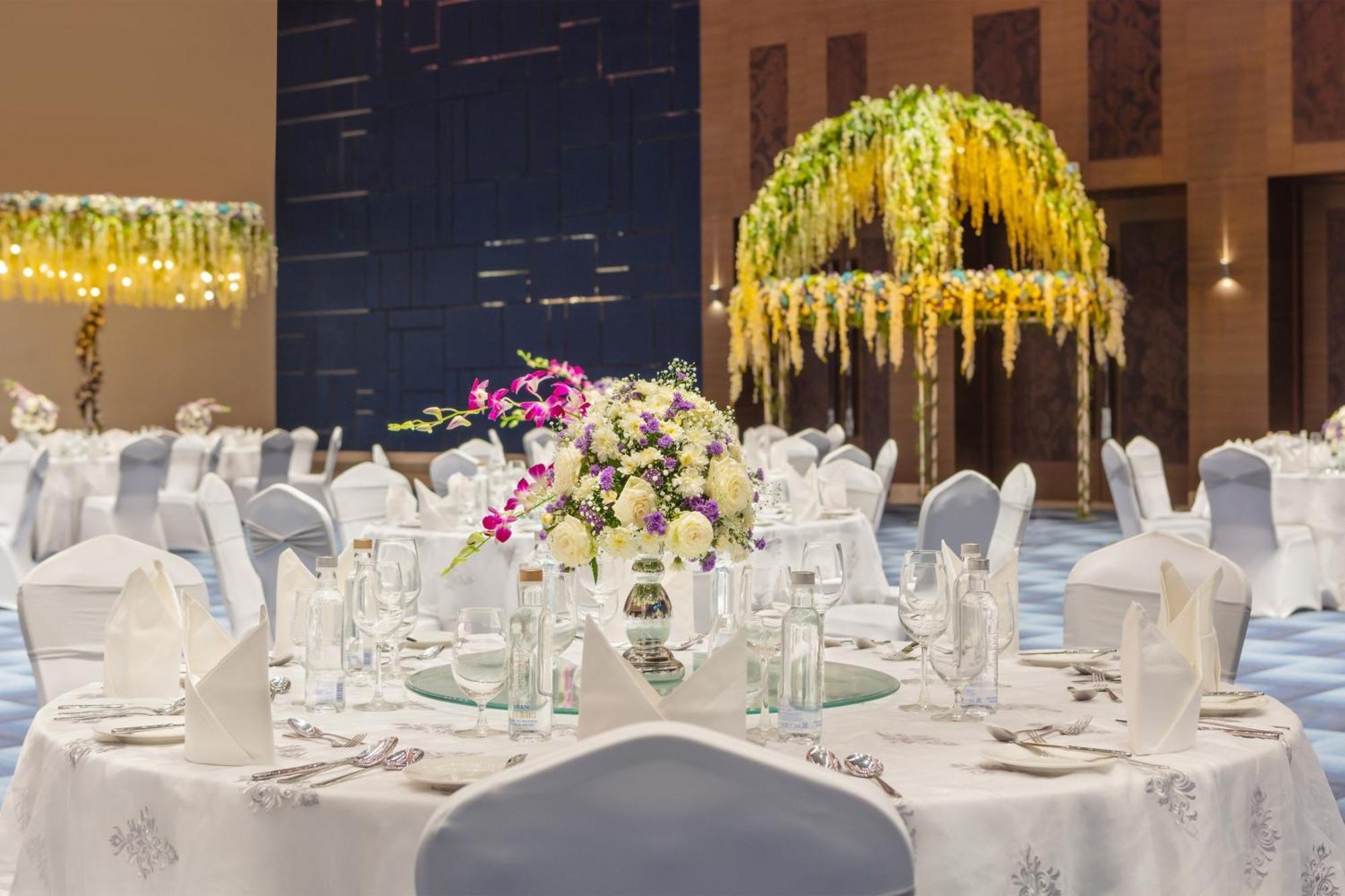 Sheraton Grand Bengaluru Whitefield Hotel & Convention Center Ngoại thất bức ảnh